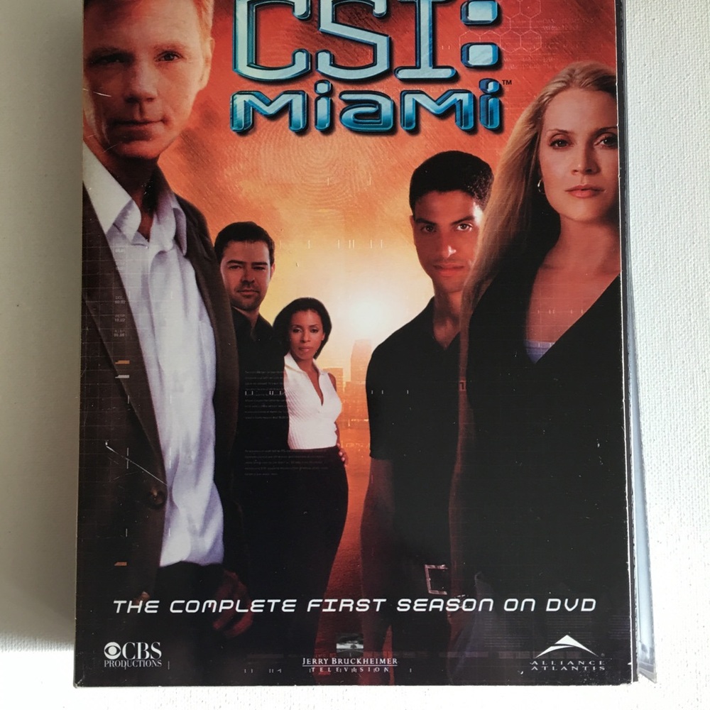 CSI MIAMI - THE COMPLETE FIRST SEASON
